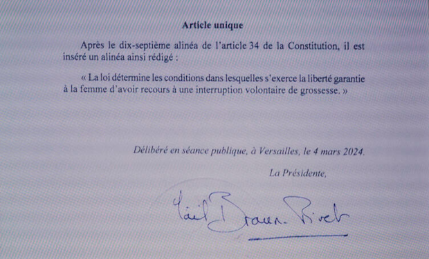 Francia: il diritto costituzionale all'interruzione volontaria della gravidanza